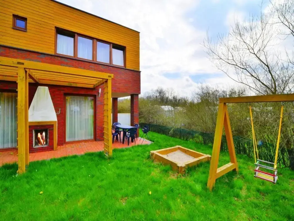 Holiday Home With Garden, Close to the Beach