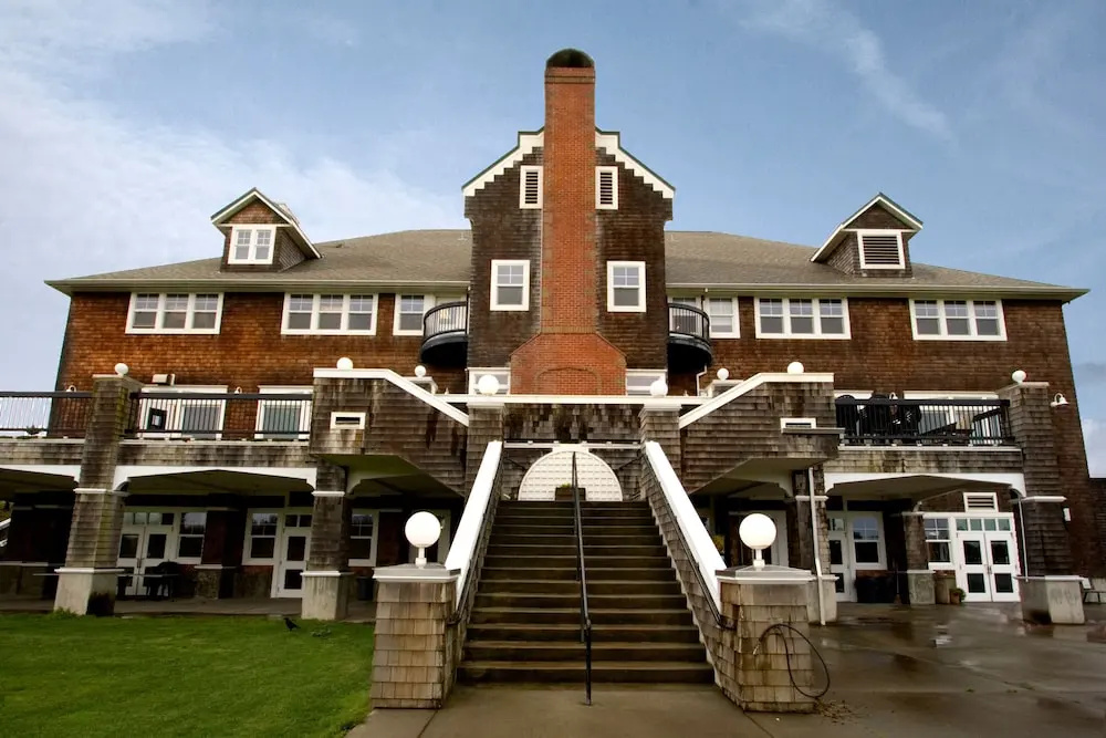 McMenamins Gearhart Hotel