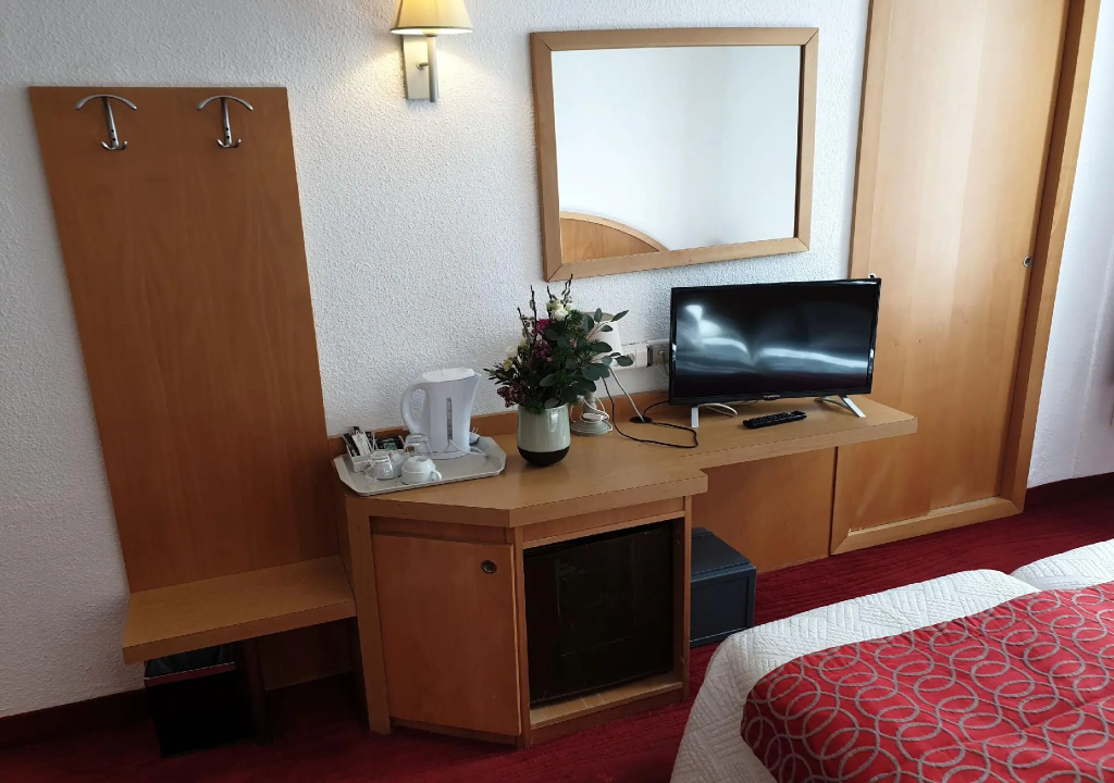 Classic Double room (full double bed)