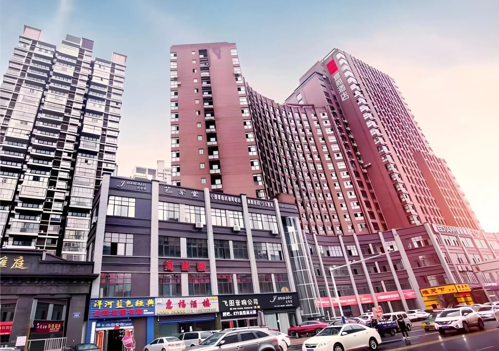 Echarm Hotel Xinyu Railway Station Baoshi Park in Xinyu