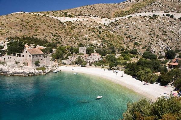 Beach & Waterfront