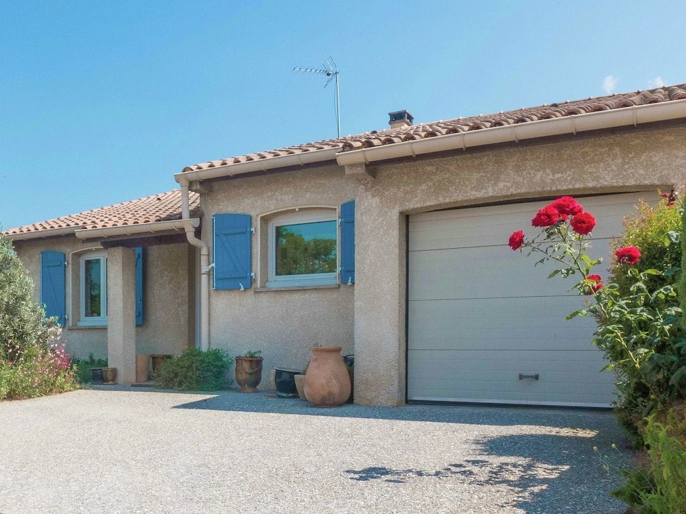 Chic Narbonne Pool Retreat