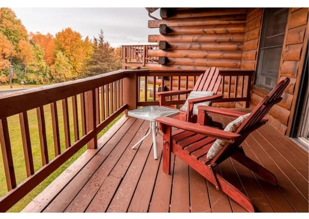 Standard Double room with lake view (full double bed)