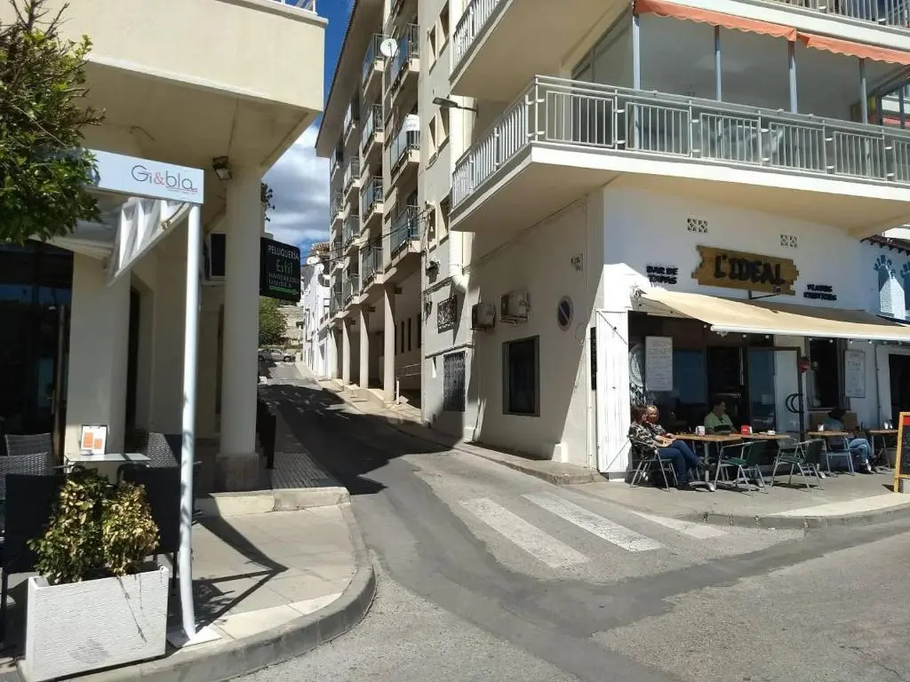 50 Meters to Beach! AC - Wifi -Near City Center