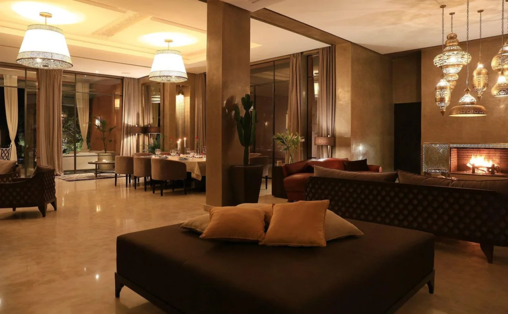 Lobby & Reception