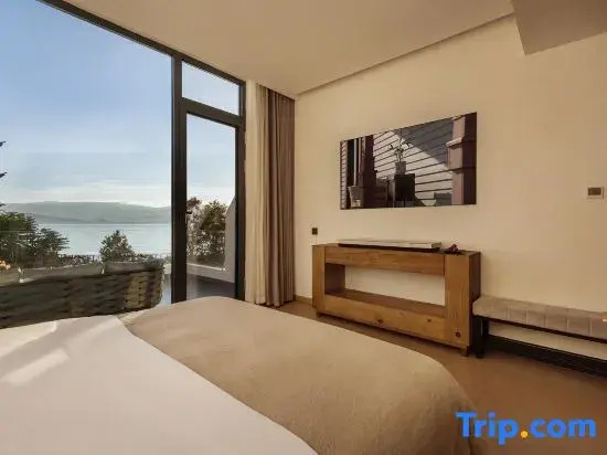 Standard Double room with partial sea view (full double bed)