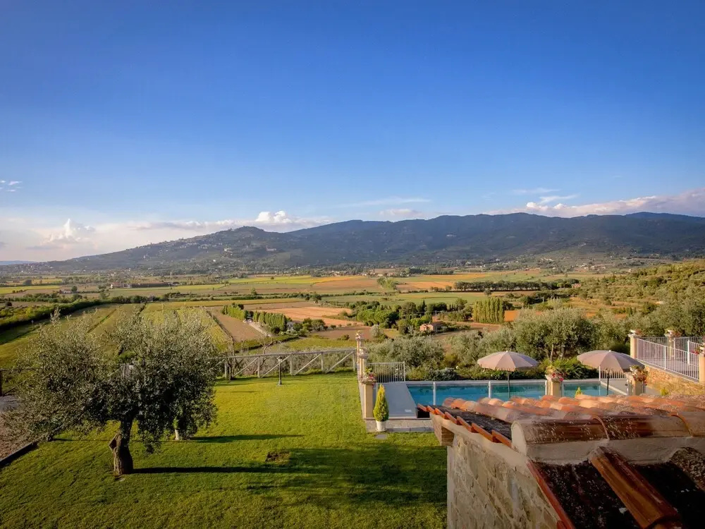 Holiday Home in Cortona With Pool & Valley Views