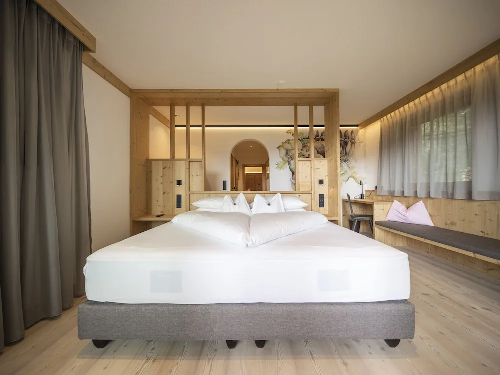 Deluxe Suite with balcony