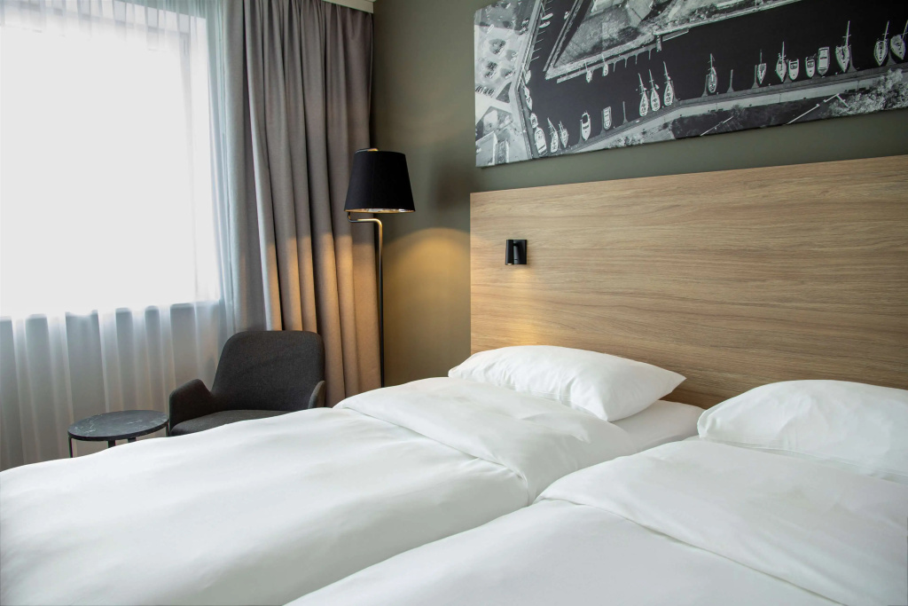 Отель Park Inn by Radisson Vilnius Airport Hotel & Conference Centre — фото