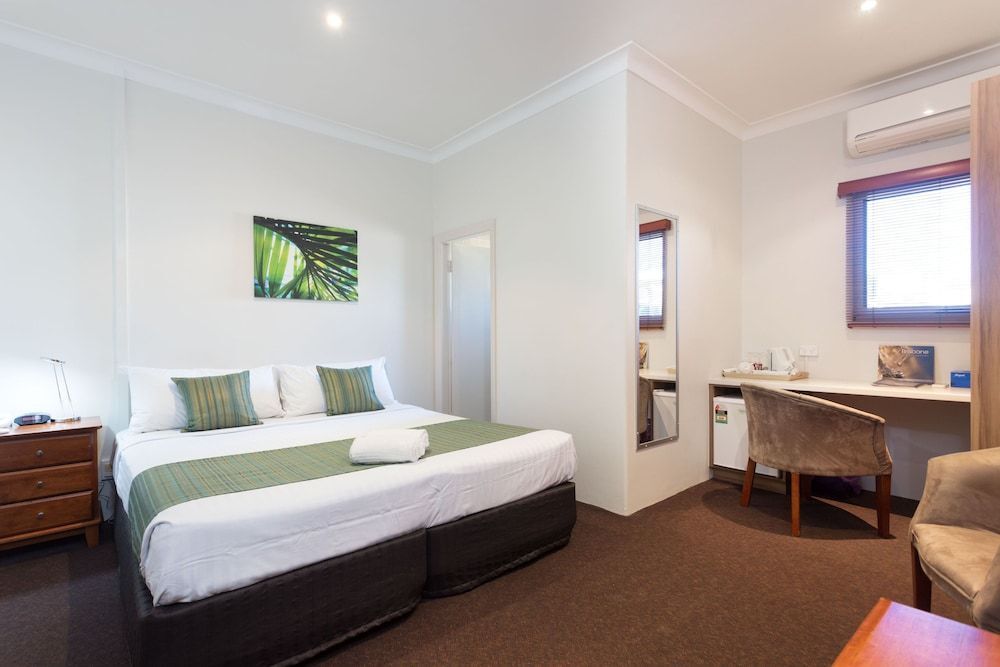 Manly Hotel by null