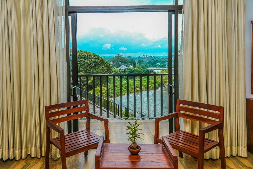Oak Ray Regency Hotel