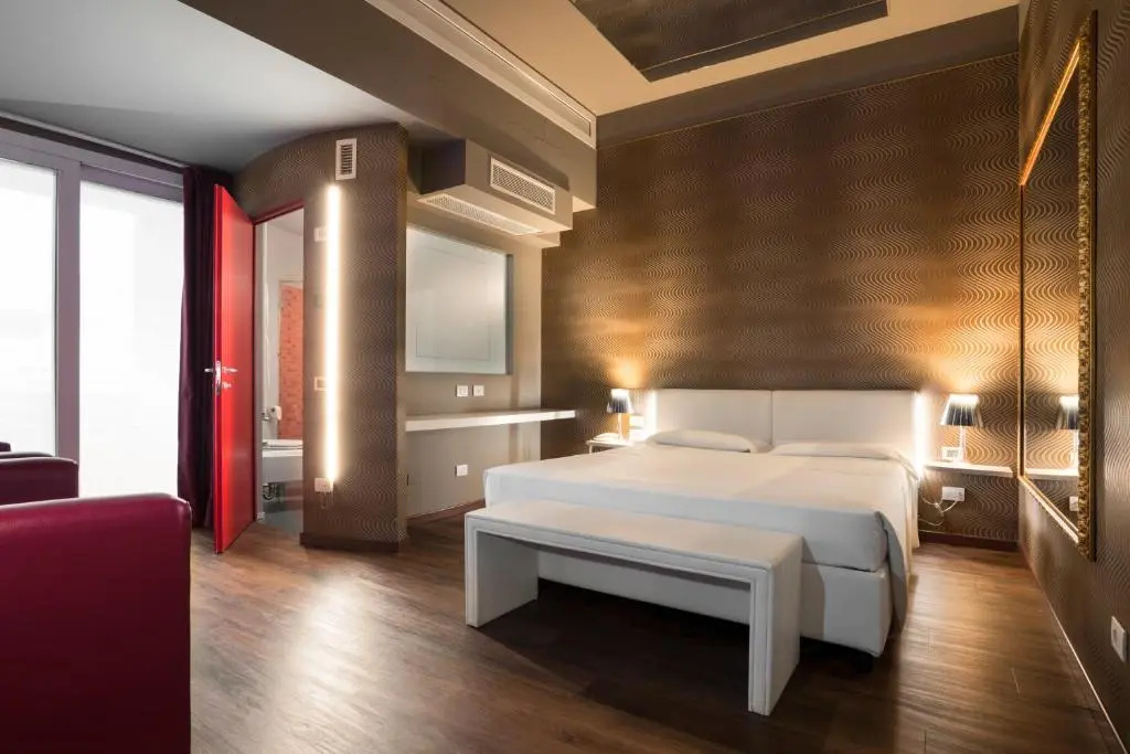 Deluxe Double room (full double bed)