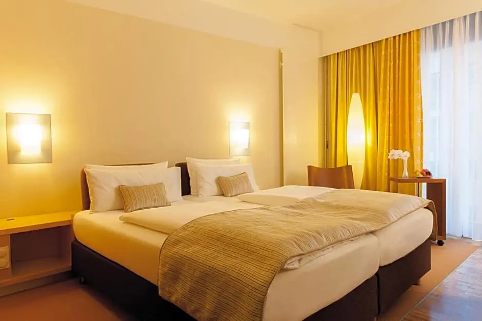 Standard room with lake view