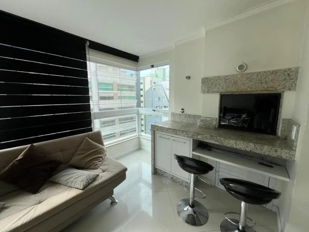 Apartamento 3 suítes próximo a praia