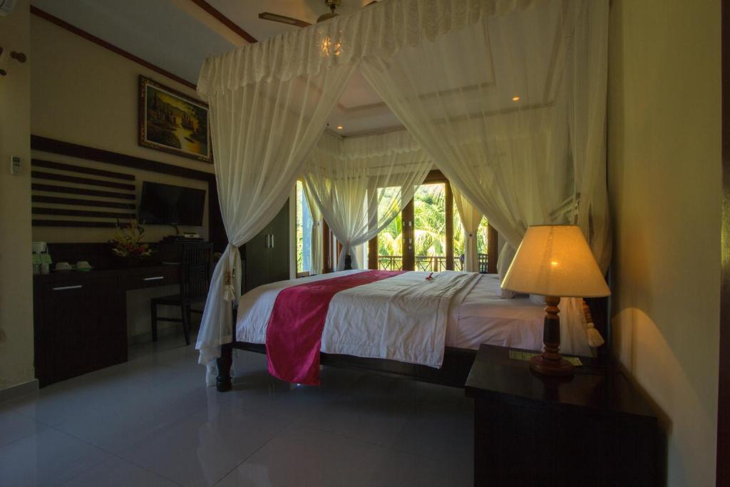 Arya Amed Beach Resort