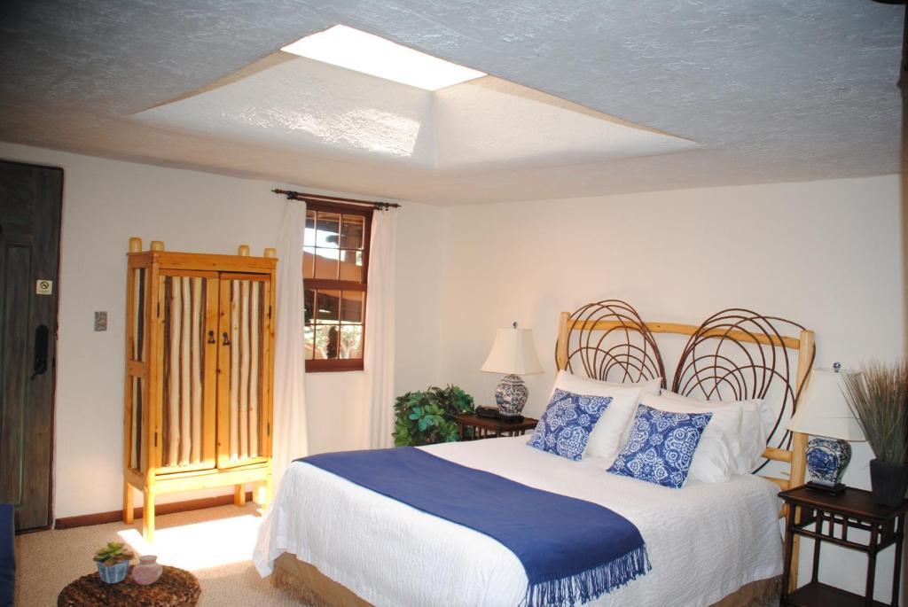 Old Taos Guesthouse by null