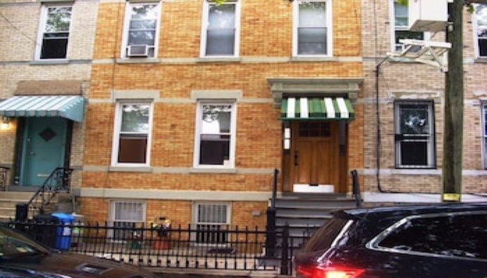 The Comfy First Floor Apartment, Ridgewood, Queens