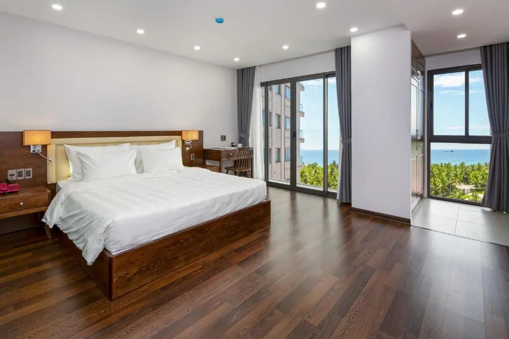 Deluxe Double room with sea view (full double bed)