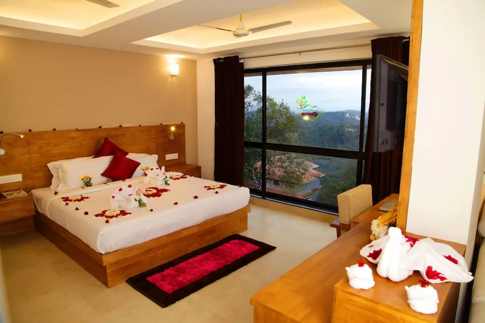 Double Suite with balcony (full double bed)