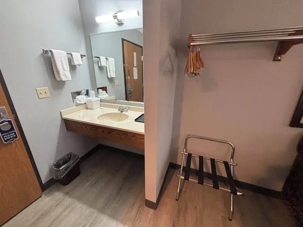 Standard Quadruple Basement room