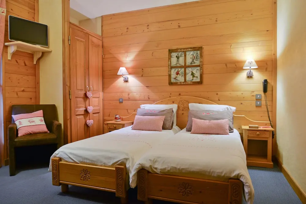 Standard Double room (full double bed)