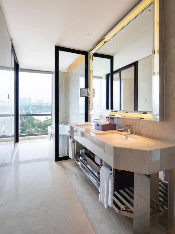 Standard Double Club room (full double bed)