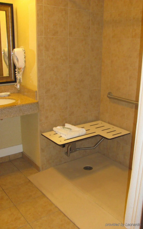 Holiday Inn Express and Suites Ontario Airport by IHG - Général