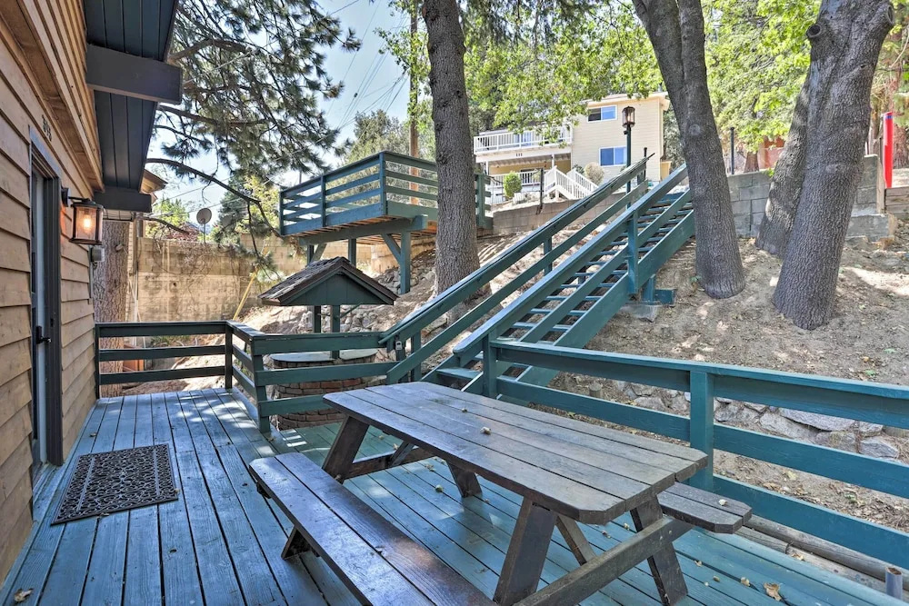 1 Mi to Lake Gregory: Mtn-view Cabin w/ Deck