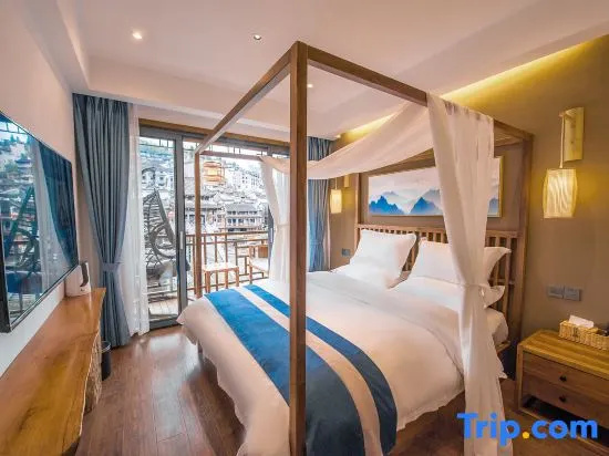 Standard Double room with balcony and with river view (full double bed)
