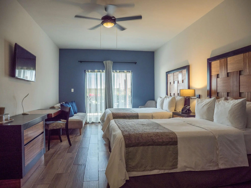 Deluxe Quadruple Suite