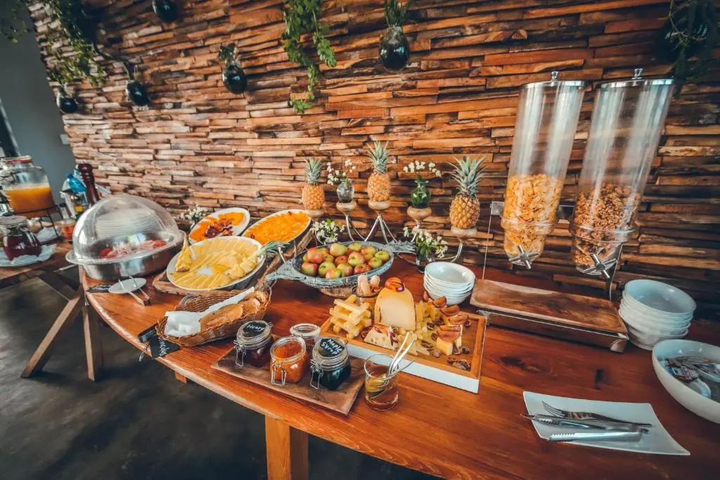 Food & Beverage