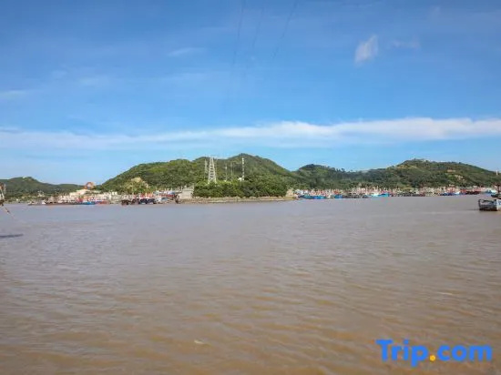 Beach & Waterfront