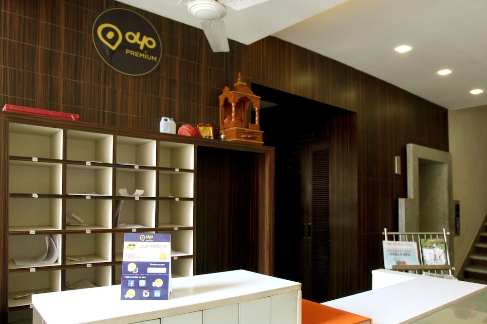 OYO 2244 Hotel Premiere Villa