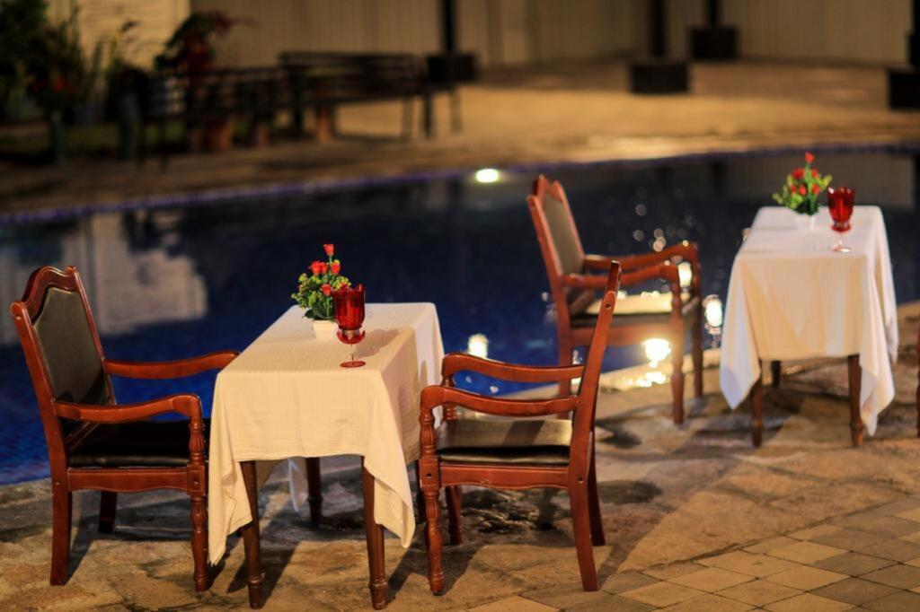Issacs Hotel Regency by null