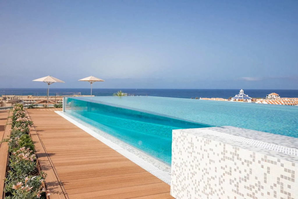 Beach & Waterfront