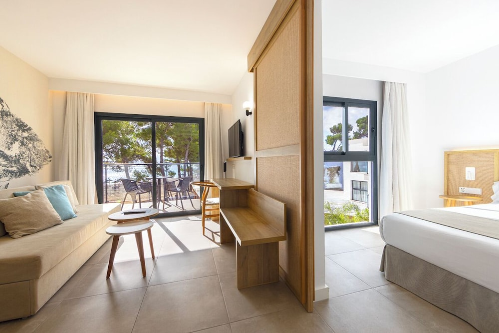 Junior Suite with balcony and with sea view