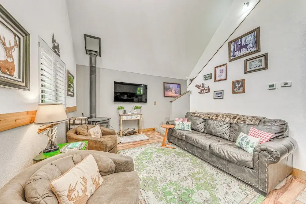 Quaint Cloudcroft Cabin w/ Stunning Forest Views! - фото 6