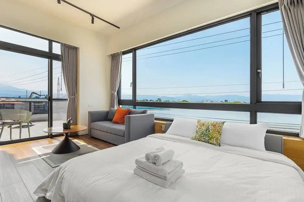 Superior Double room with balcony (full double bed)