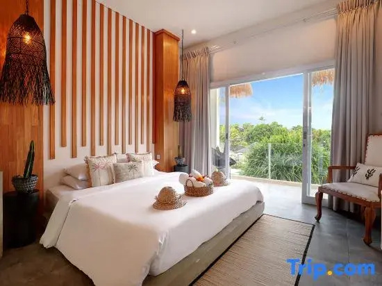 5 min walk to Seminyak Beach - Architect Designed Luxury Villa - Private Butler & Breakfast