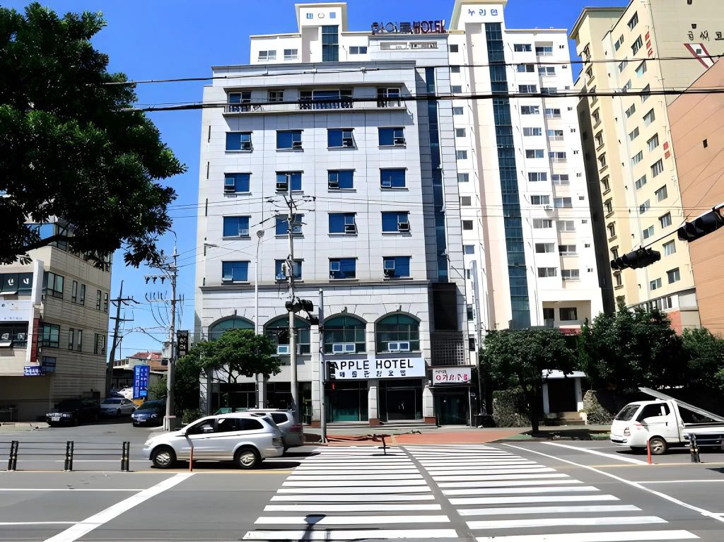 Apple Hotel