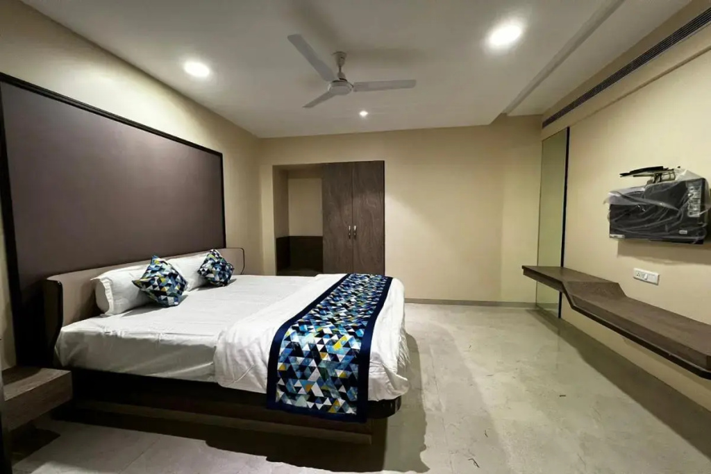 Lobby & Reception