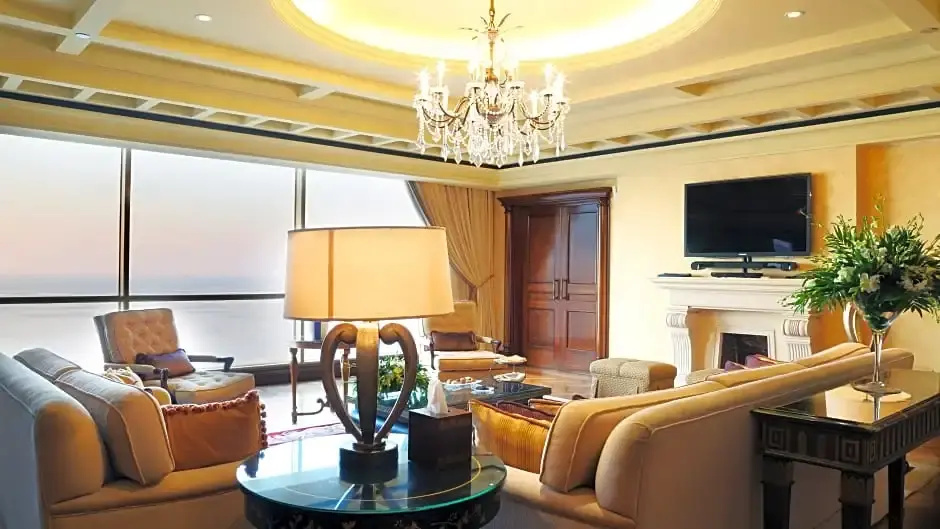 Royal Double Suite with sea view (full double bed)