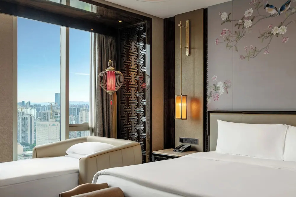 Grand room