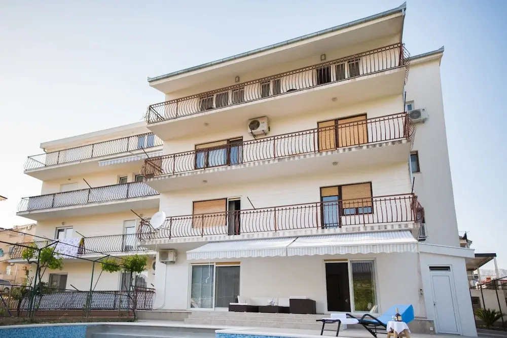 LCT Blue Lions Apartments