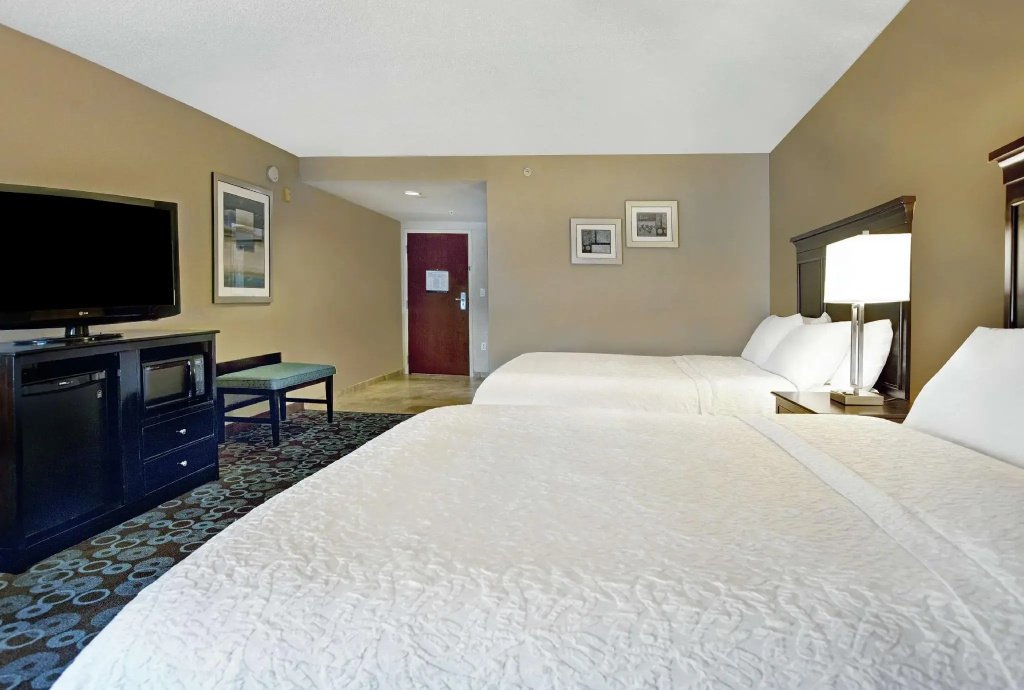 Standard Quadruple room beachfront