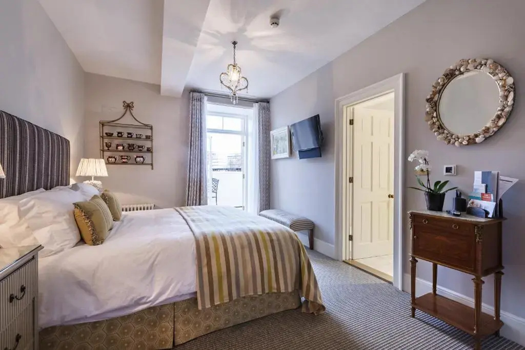 Standard Double room with balcony (full double bed)