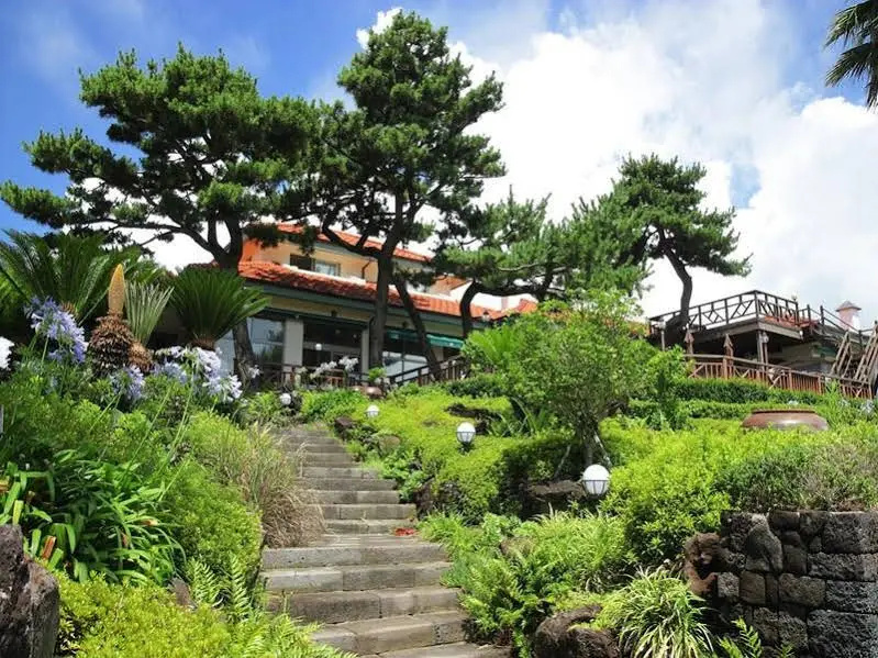 Jeju Haenuri Jungmun Guesthouse