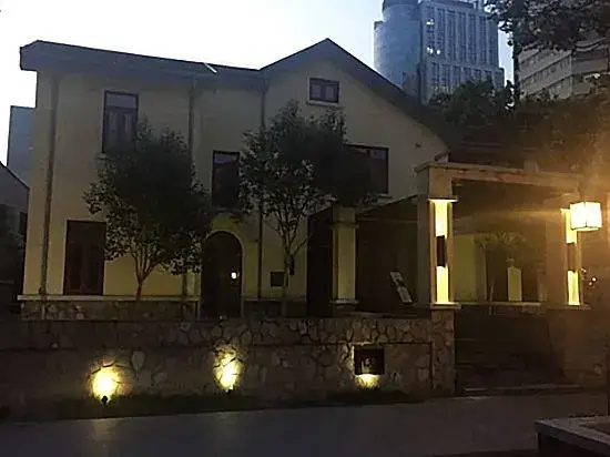 Yihe Gongguan Apartment