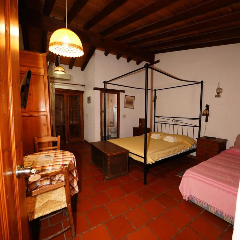 Linos Inn — 5