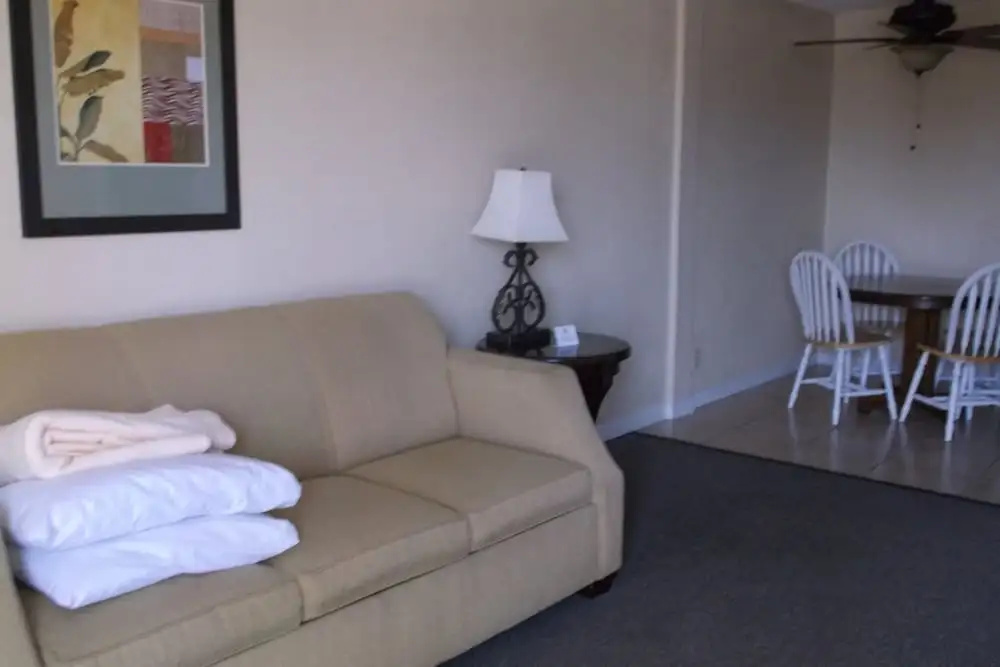 Standard Double room with lake view (full double bed)